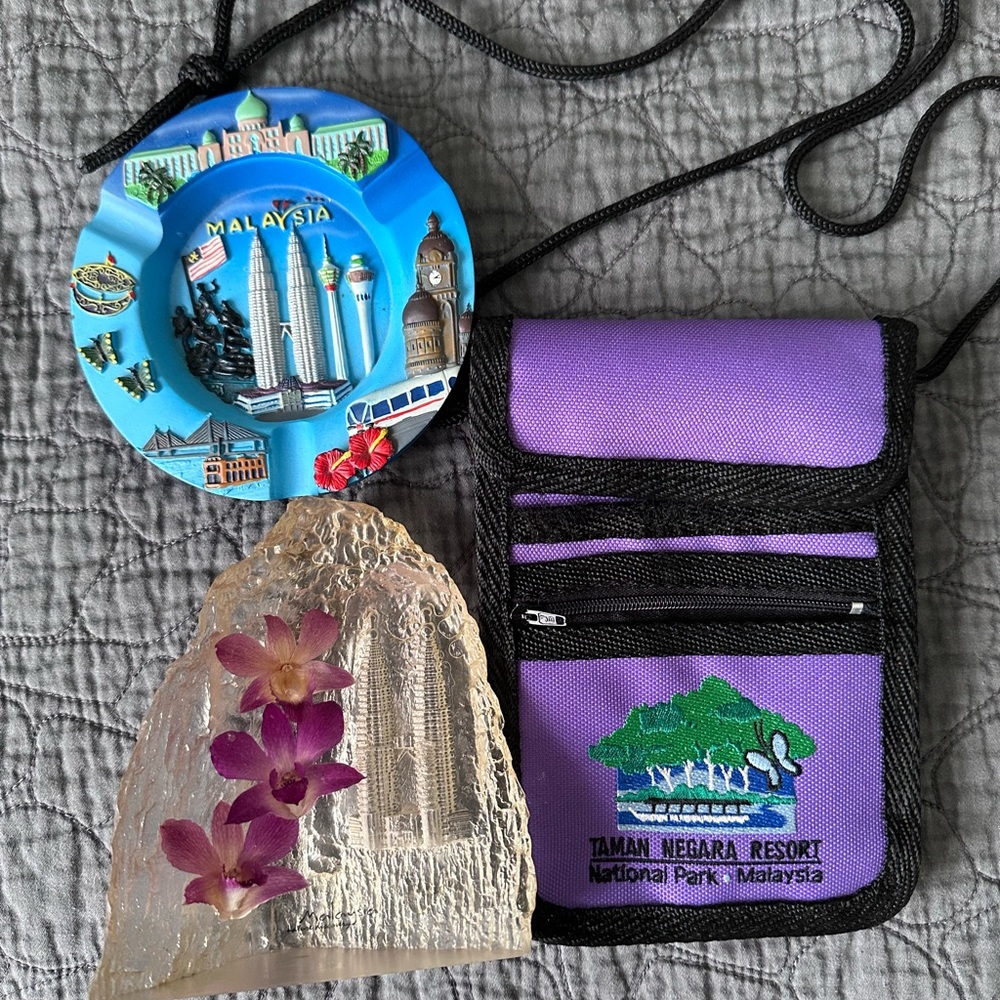 Malaysia Travel Souvenirs Purse Pouch, decorative ashtray, orchid figurine Taman